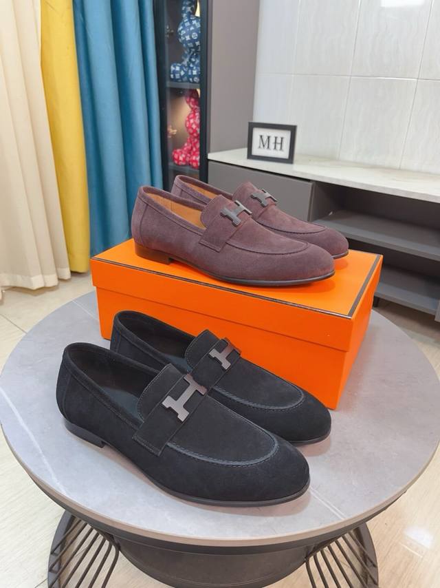 出厂价P 牛里 Hermes 爱马仕商务皮鞋，原厂配置、原版进口牛皮鞋面+奢华五金Logo+全进口原版定制牛皮内里，鞋底：橡胶耐磨大底高难度工艺，原厂跟单货，高