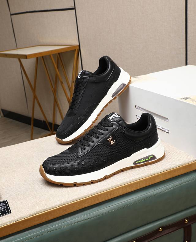 出厂价P Louis Vuitton 路易威登 Lv 顶级新款专柜同步发售，鞋面意大利进口头层牛皮，全进口牛皮内里，完全1比1复刻，鞋底：原厂特供原版底，独家活
