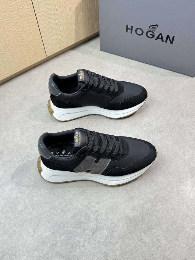 Hogan 霍根 -高端品质 原单休闲运动鞋 -鞋面：纳帕小牛皮、反绒小牛皮、品牌高丝光帆布、鞋身车缝.H.图腾 -内里：水染牛皮，垫脚；品牌3D高周波帆布 -