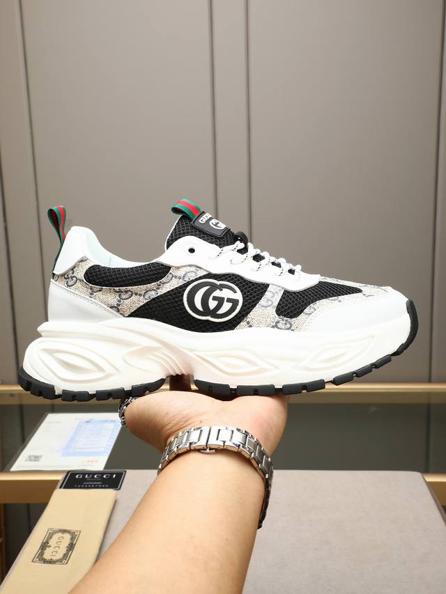 调工厂P价 男装男鞋 运动原单古奇 运动鞋 Size：38-44 45定做 全新运动鞋多种材料接拼精致线条 与鞋舌经典Logo，冲击力十足！发泡超轻耐磨大底！