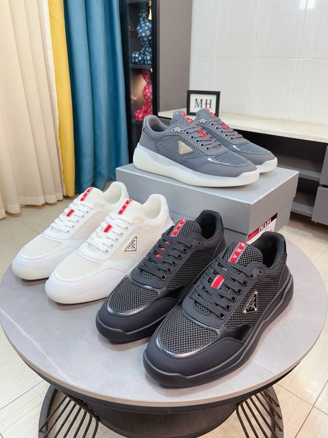 出厂价P 高品质新款Prada 普拉达 专柜同步上市， 新款男鞋、面料精选进口面网配滴胶工艺。进口牛皮内里。高端气垫开模防滑橡胶大底，精美线条、简约大气，上脚舒