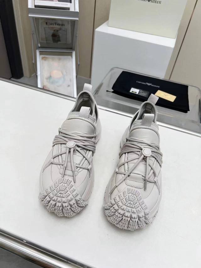 Armani 阿玛尼 新款男鞋 轮胎底+抽绳设计成为今年最炫酷潮鞋，独家私模大底 1:1复刻 顶级品质 39-45