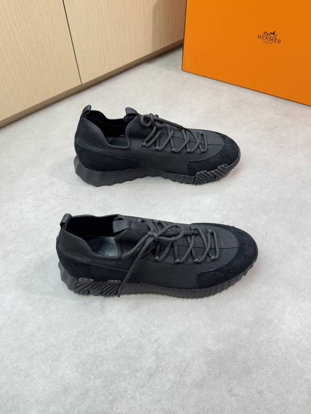 Hermes 爱马仕 -高端品质 原单休闲运动鞋 -鞋面：反绒小牛皮、品牌牛仔帆布、鞋舌.后跟.品牌织带 -内里：垫脚；水染牛皮 -大底：超轻Tpu发泡 橡胶：
