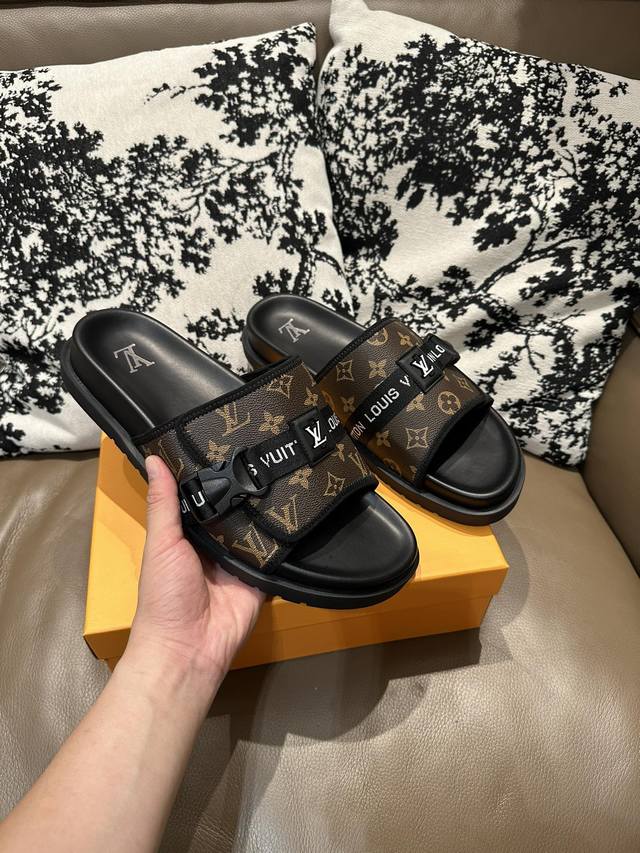 工厂P价 Lv 卡扣魔术贴，牛皮面 羊皮里，36-46码