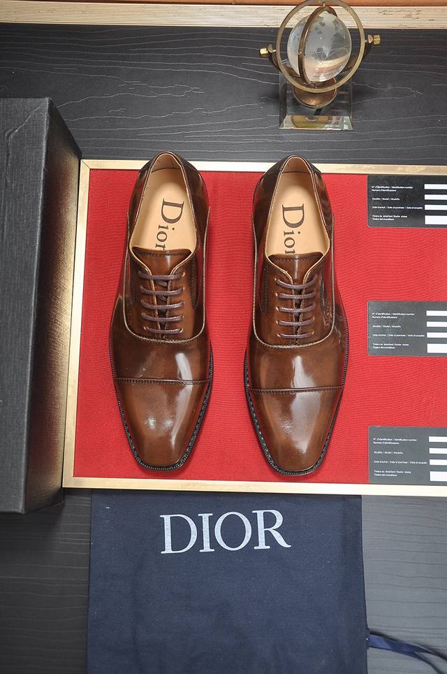出厂价P 迪奥 Dior 高端货 牛里 原单品质Dior .迪奥 原单代购、高端皮鞋、面料：采用意大利进口开边珠牛皮水染牛里 牛皮里特供原版大底、做工精细、实物