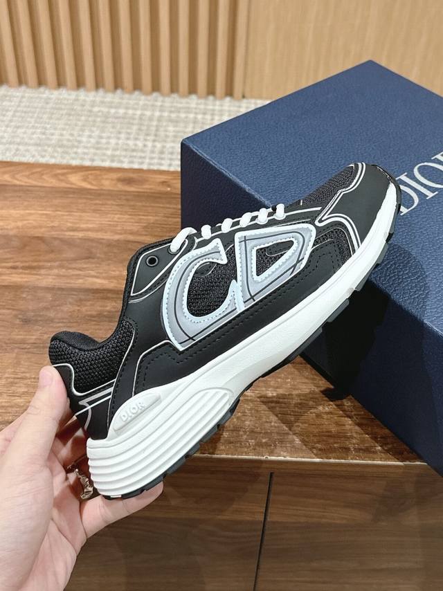 Dior 迪奥最新配色B30系列 反光 老爹运动鞋 原版11690购入开发 做货 全新B30运动鞋 顺应复古市场的趋势的 Dad Shoes风格鞋款鞋舌上的Di