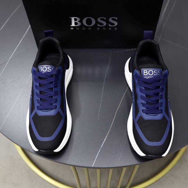 出厂价Pp： Boss 最新上市、进口原版透气网布材料、高级原版图案。高端1:1开模定制，原版大底，更轻便，防滑。时尚主打潮流，百搭爆款。散发时尚休闲气息，时尚