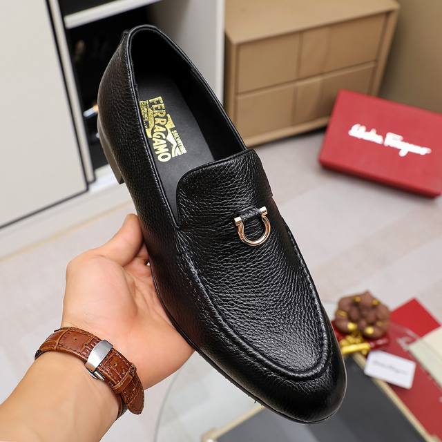 工厂P价 菲拉格幕 Ferragamo 新款男士休闲套脚鞋官网原版1:1开模，原单品质做工精细，高端奢华鞋面采用进口意大利头层牛皮奢华水染皮内里橡胶耐磨防滑大底