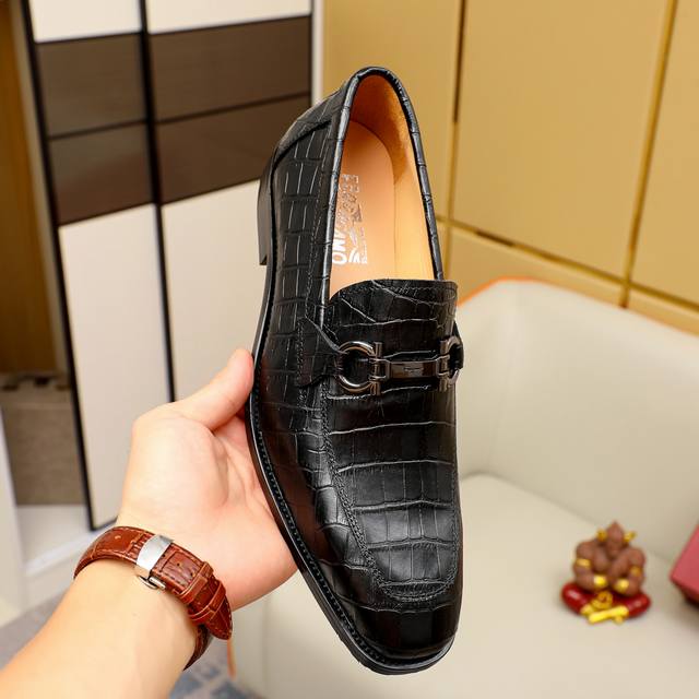 工厂P价 里 Ferragamo 菲拉格慕 爆款时尚休闲鞋官网专柜1:1制作，原版开模好质量看得见，进口高端头层打蜡小牛皮，水染皮内里纹路很清优质防水防滑耐磨大