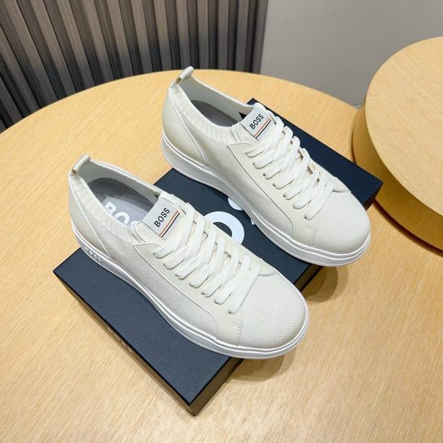 工厂P Boss 新款男仕运动鞋 知名运动品牌新款隆重上市 以奢华高端设计出货 鞋面选用原版透气飞织制成 羊皮垫脚 轻质橡胶大底。轻奢风格，鞋面透气不闷脚，简约