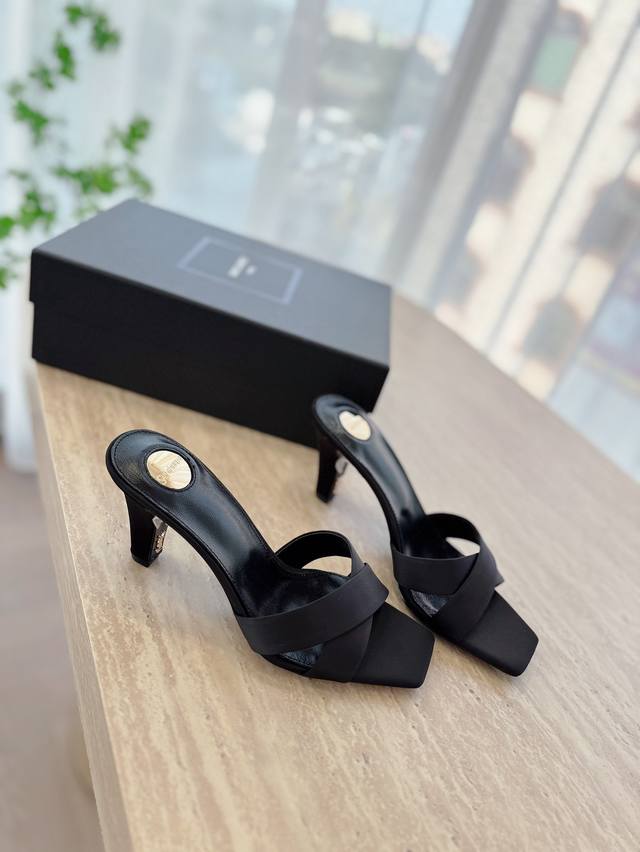 P直销 高版本 Saint Lauren* 圣罗兰Ysl 25Ss 春夏全新走秀款大水钻高跟鞋凉鞋 唯有Ysl最懂女人心，不接受反驳，超级无敌女人味神器，女人必