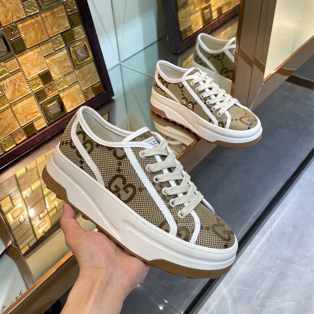 P直销 女鞋 女装 Gucci低邦休闲运动鞋，顶级版本！油边工艺套宣一比一复刻。早春新款，打造属于完美的风格炸街款又酷又飒 C位时髦穿搭 带复古加未来感经典鞋型
