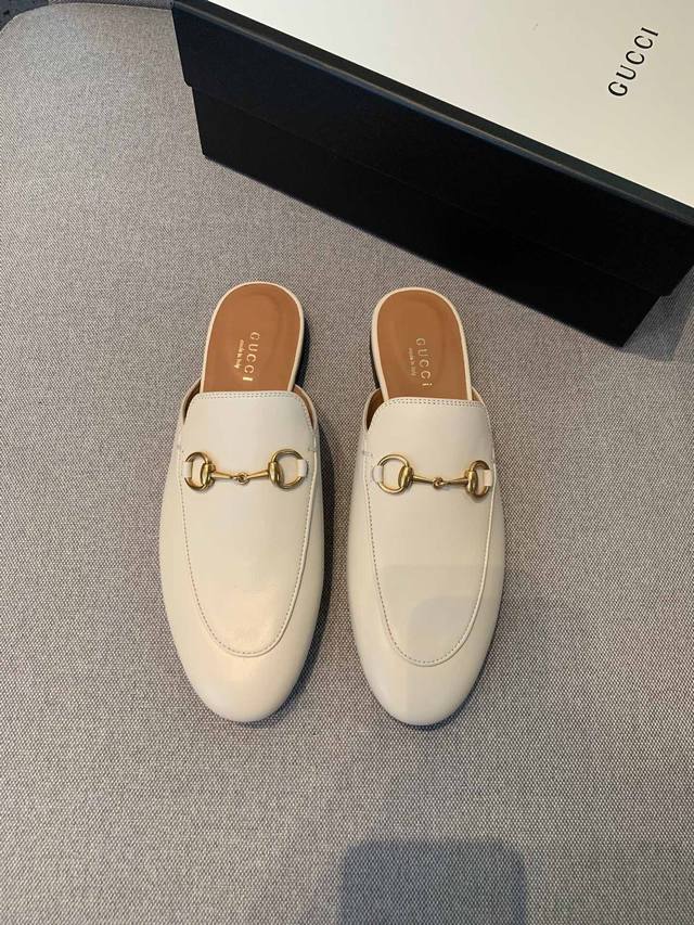 P直销 女鞋 女装 女鞋 女装 Gucci经典长青款马衔扣半拖，我家G系列的品质拿开的客户都知道品质。黑色鞋面原版进口胎小牛皮 ，内里水染牛皮，意大利进口A级真