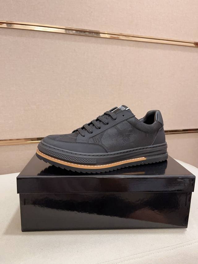 工厂P价 Boss 最新休闲男鞋，欢迎1:1对比，爆单款Boss香港专柜休闲鞋，专柜品质，支持验货，优质做工，鞋面采用意大利进口胎牛皮 透气羊皮内里，原版时尚运