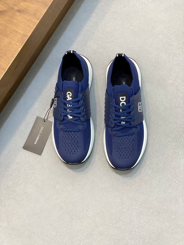 新品Dolce&Gabbanadg高端男士运动休闲鞋。顶级专柜原单货。 原版进口牛皮 多种材质拼接设计进口牛皮内里 牛皮垫脚原版Tpr弹力大底。 Size：39