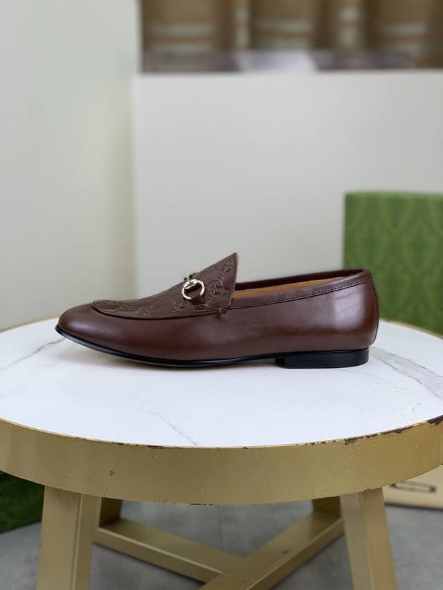 工厂P价P 顶级品质 真皮大底系列 Gucci 古驰商务皮鞋，1:1顶级代购品质，鞋面进口精选原版高端小牛皮，内里垫脚均用进口原版水染牛皮，进口原版订制意大利手