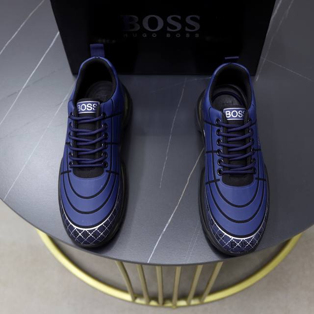 出厂价Pp： 品牌：Boss 标准码：38-44 45订做 等级：官网同款 材料：原版针织面料 舒适透气内里 轻便耐磨减震运动大底 款式类别：男士时尚休闲鞋 跑