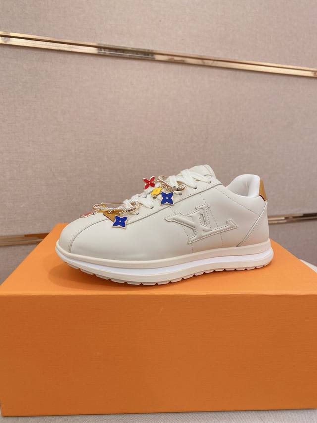 工厂P价P 女 男 配饰加40 Louis Vuitton 路易威登Footint Soccer 运动鞋 顶级版本，Lv情侣同款球鞋 穿上就是时髦精 这款 Fo
