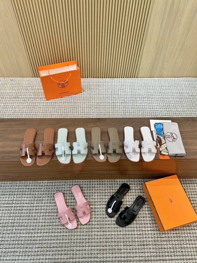 2025新款， 手掌纹全包工艺 全新改版 HermèS 包装升级，版型做工材料升级。 Hermes市场最高版本纯手工鞋 顶级产品爱马仕拖鞋 新款高端时尚原版一样