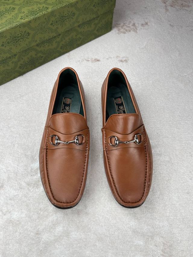 调工厂P价 男装男鞋 运动原单 Gucci 男士精品乐福鞋，焕新演绎马衔扣图案和乐福鞋，庆贺品牌两大经典设计问世70周年。该鞋款一直以来都是品牌的主打款式 无论