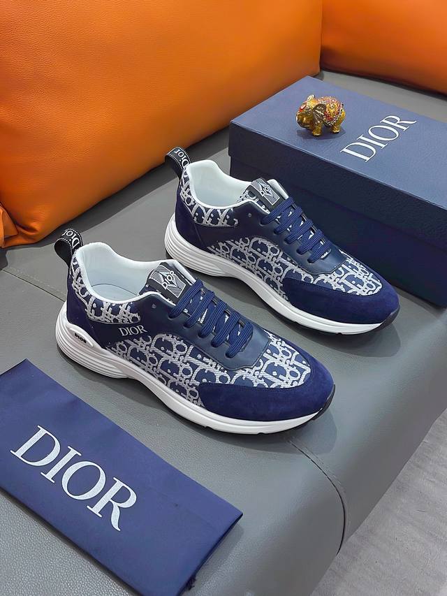 商品名称：Dior 迪奥 实价： 正规码数: 38-44 休闲鞋 商品材料：精选 牛皮鞋面，柔软羊皮内里；原厂大底。
