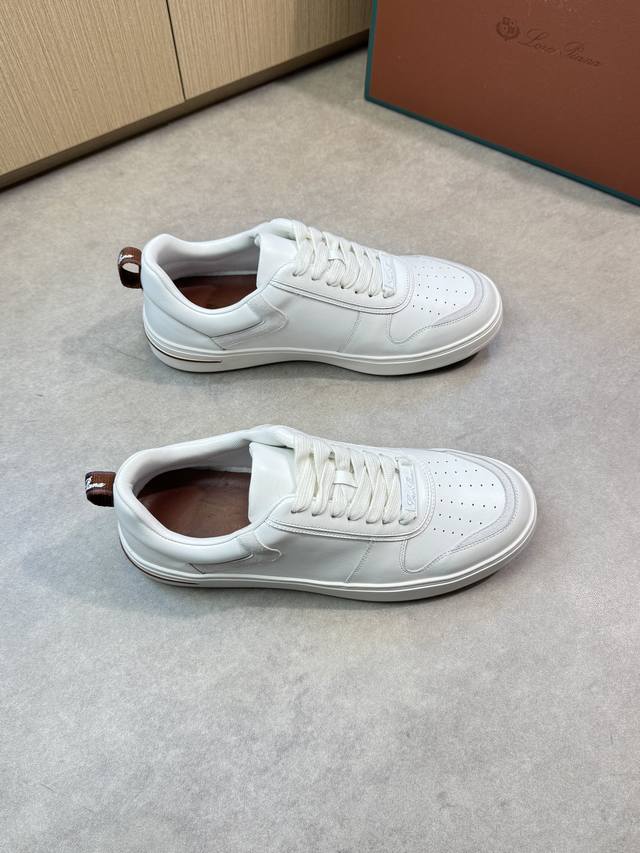 工厂 Loro Piana Lp -高端品质 原单 休闲运动鞋 -鞋面：纳帕小牛皮、反绒小牛皮、后跟品牌织带 -内里：网帆布匹，垫脚；水染牛皮 -大底：超轻Tp