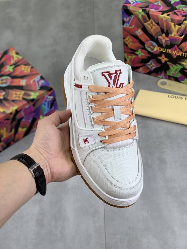 工厂P价P 实价 Louis Vuitton 原单 新款Lv路易威登 * Lv经典潮鞋！选用进口原版牛皮 水染牛皮内里.最新款原版耐磨橡胶组合大底！高品质精品！