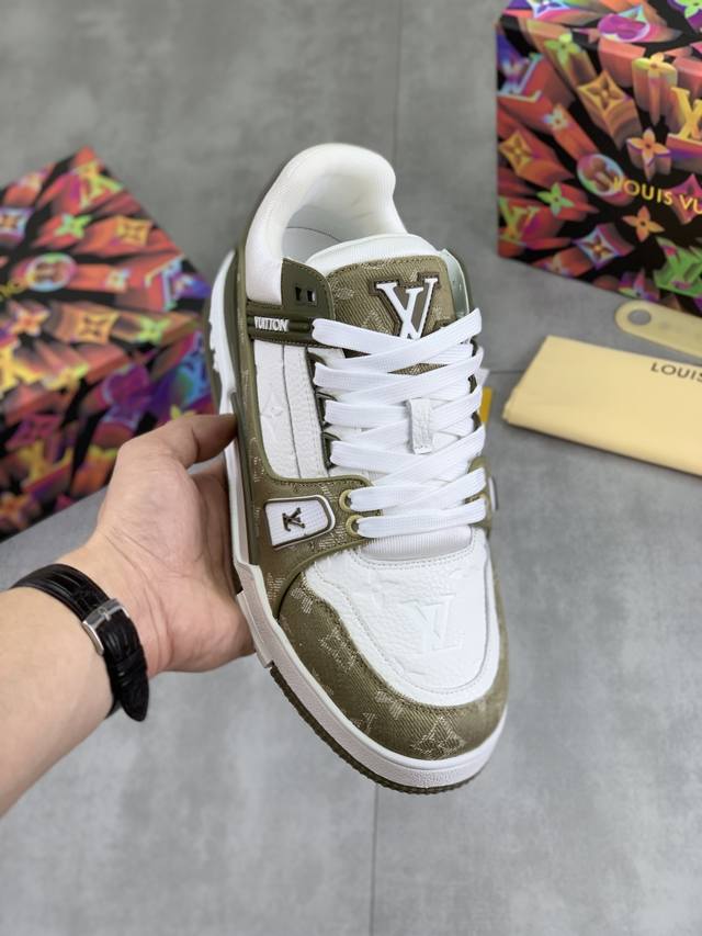 工厂P价P 实价 Louis Vuitton 原单 新款Lv路易威登 * Lv经典潮鞋！选用进口原版牛皮 水染牛皮内里.最新款原版耐磨橡胶组合大底！高品质精品！
