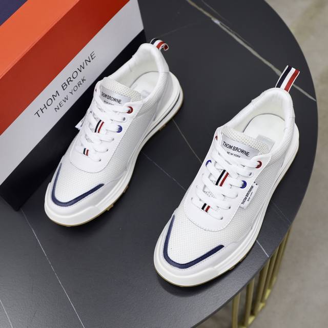 出厂价Pp： Thom Browne#汤姆.布朗尼Tb.爆款热卖高档牛皮拼接 舒适羊皮内里 橡胶耐磨大底，立体感十足时尚百搭38-45 45订做不退换
