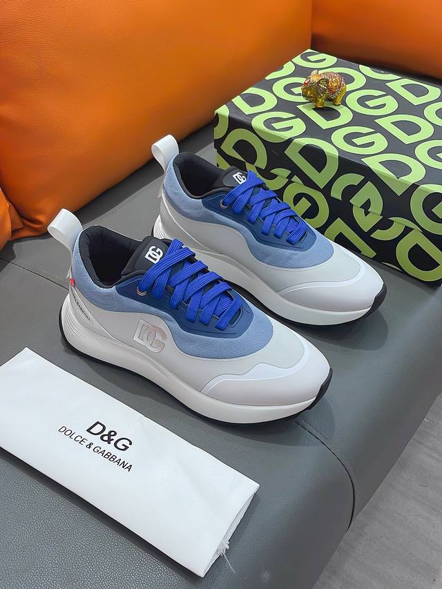 商品名称：D&G 杜嘉班纳 实价： 正规码数: 38-44 休闲鞋 商品材料：精选 牛皮鞋面，柔软羊皮内里；原厂大底。
