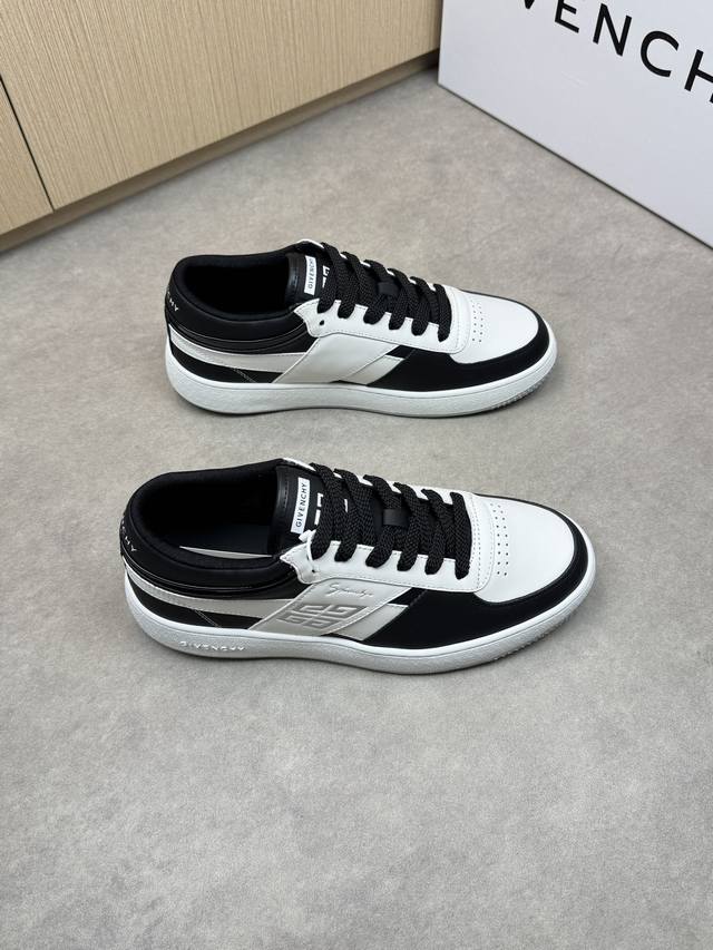 Givenchy 纪梵希 250 -高端品质 原单 -鞋面；纳帕小牛皮、鞋身.后跟；丝印高周波品牌Logo -内里：品牌网帆布，垫脚；水染牛皮 -大底：超轻Tp