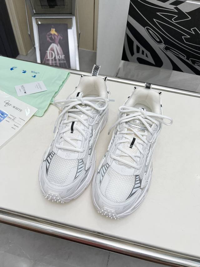 Off-White 最新款潮鞋，标志性箭头和Off字样的鞋底将时尚 活力感拉满，舒适透气又百搭 潮人必备！原版复刻，1:1定制 独家私模大底35-41 39-4