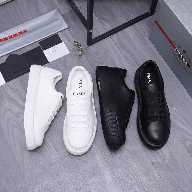 商品商标：Prada 普拉达 休闲鞋 正码码数: 38-45 商品材料：精选 头层牛皮鞋面 牛皮内里 原版大底