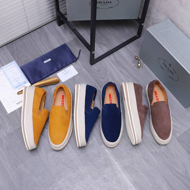 商品商标：Prada 普拉达 休闲套脚鞋 正码码数: 38-44 商品材料：精选 磨砂牛皮鞋面 牛皮内里 橡胶大底