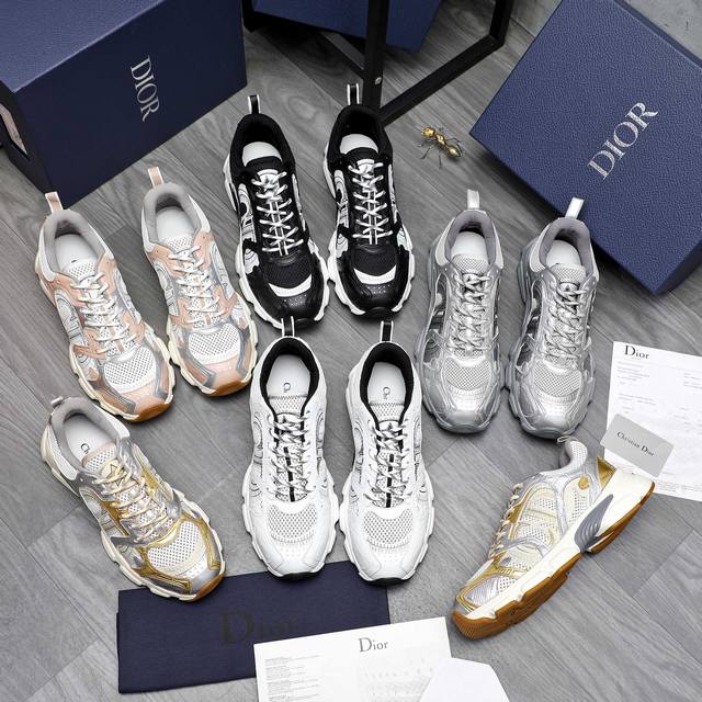 商品商标：Dior 迪奥 休闲鞋 正码码数: 40－45 商品材料：精选牛皮拼接透气网鞋面 原版网内里 原版橡胶大底