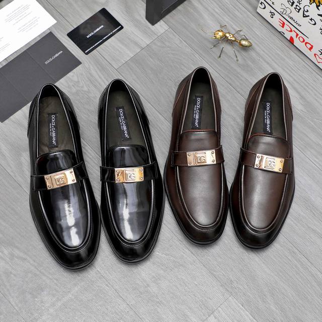 商品商标：D&G 杜嘉班纳 休闲套脚皮鞋 正码码数: 38-44 45订做不退换 商品材料：精选牛皮鞋面 牛皮内里 原版橡胶大底 皮底380
