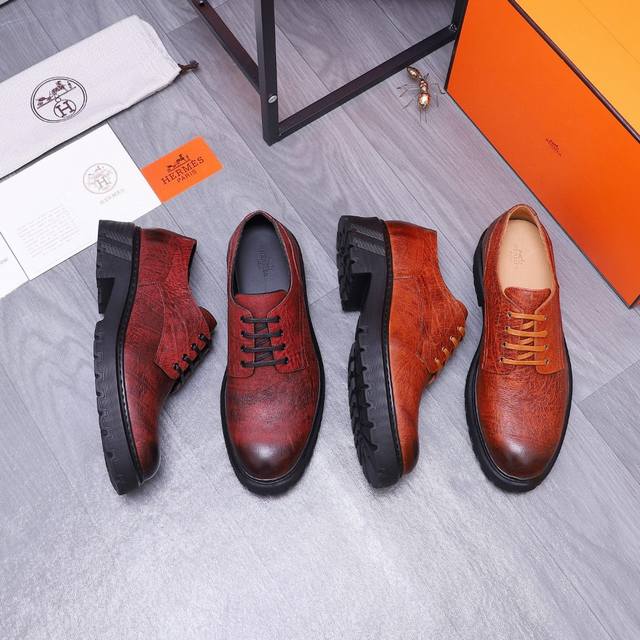 商品商标：Hermes 爱马仕 商务皮鞋 正码码数: 39-44 38.45.46订做 商品材料：精选优质擦色牛皮鞋面 水染牛皮内里 原版大底