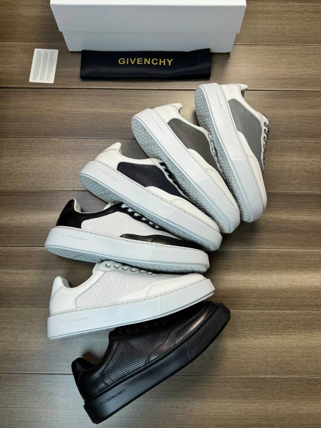 Givenchy 纪梵希 -高端品质 原单 -鞋面；纳帕小牛皮、摔纹打孔小牛皮、鞋舌品牌Logo布标 -内里：水染牛皮 -大底：超轻Tpu.橡胶发泡；成型大底