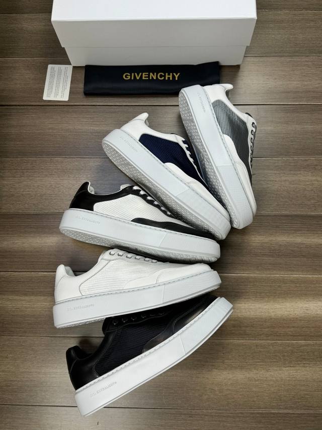 Givenchy 纪梵希 -高端品质 原单 -鞋面；纳帕小牛皮、品牌高丝光帆布、鞋舌品牌Logo布标 -内里：水染牛皮 -大底：超轻Tpu.橡胶发泡；成型大底