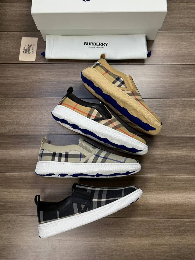 Burberry 巴宝莉 -高端品质 原单 -鞋面：进口品牌图腾布匹、后跟品牌织带装饰 -内里：水染牛皮 -大底：超轻Tpr橡胶; 双色成型大底 -超高品控 做
