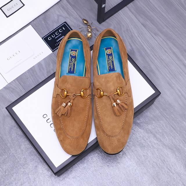 商品商标：Gucci 古驰 正装皮鞋 正码码数: 38-45 商品材料：精选反绒牛皮鞋面 牛皮内里 原版大底