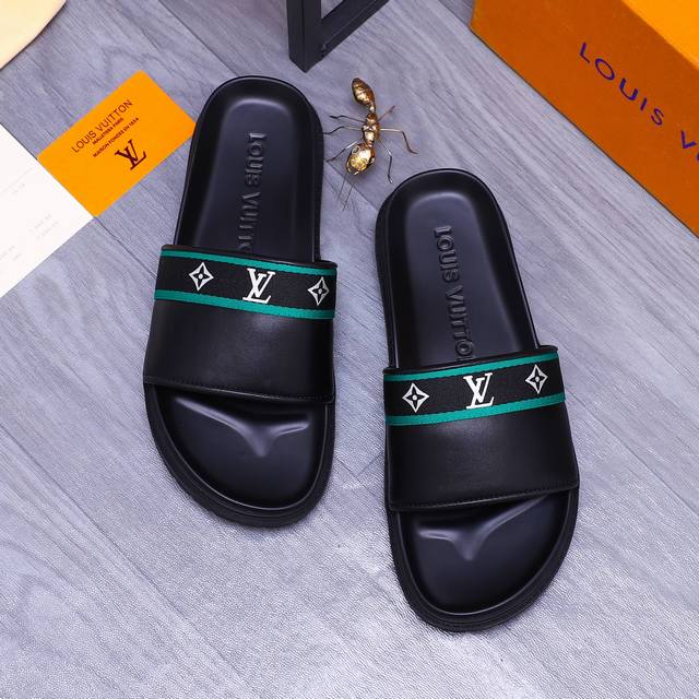 商品商标：Louis Vuitton 路易威登 拖鞋 正码码数: 38-45 商品材料：精选牛皮拼接鞋面 脚背羊皮里 原版大底