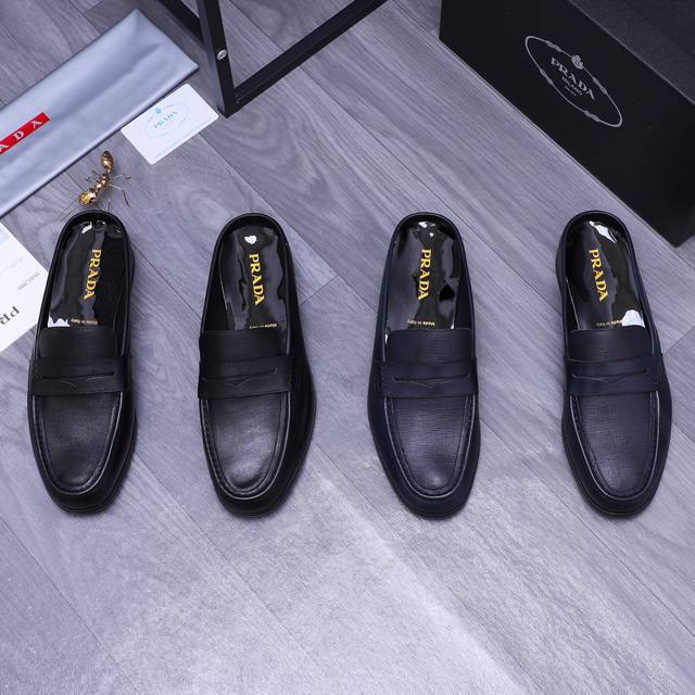 商品商标：Prada 普拉达 休闲半拖 正码码数: 38-45 商品材料：精选 颗粒纹牛皮鞋面 超纤亮皮内里 原版大底