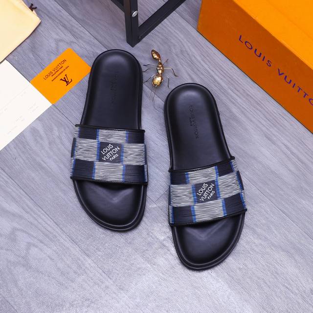 商品商标：Louis Vuitton 路易威登 拖鞋 正码码数: 38-45 商品材料：精选牛皮印花材料 羊皮内里 原版大底