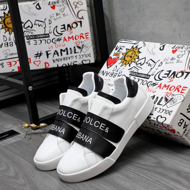 商品商标：D&G 杜嘉班纳 正装鞋 正码码数: 35－46 情侣款 商品材料.牛皮拼接鞋面 皮内里 原版大底