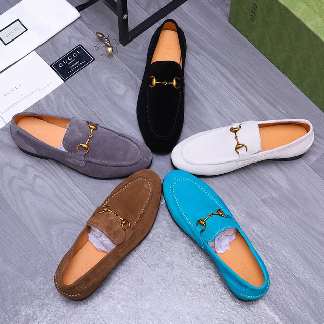 商品商标：Gucci 古驰 商务休闲皮鞋 正码码数: 38-44 商品材料：精选反绒牛皮鞋面 牛皮内里 原版大底