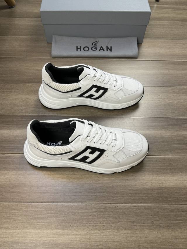 Hogan 霍根 -高端品质 原单 -鞋面：丝绸小牛皮、反绒小牛皮、鞋身镂空′H′图腾 -内里：品牌网帆布、垫脚；水染牛皮 -大底：超轻Tpu 橡胶；双色成型大