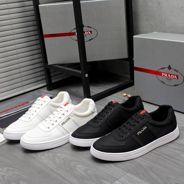 商品商标：Prada 普拉达 休闲鞋 正码码数: 38-44 商品材料：精选 牛皮拼接鞋面 羊皮内里 原版大底