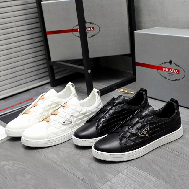 商品商标：Prada 普拉达 休闲鞋 正码码数: 38-44 商品材料：精选 牛皮鞋面 牛皮内里 原版大底