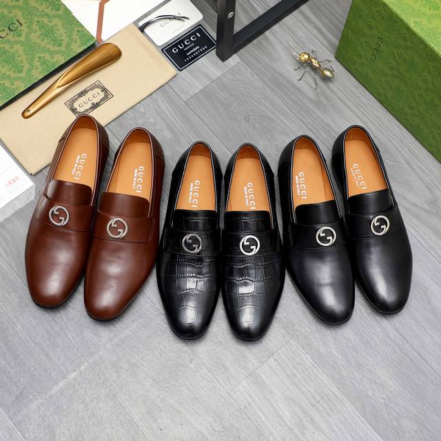 商品商标：Gucci 古驰 皮鞋 正码码数: 39-44 38.45 46要订做 不退换 商品材料：精选进囗牛皮鞋面 水染牛皮内里 原版大底